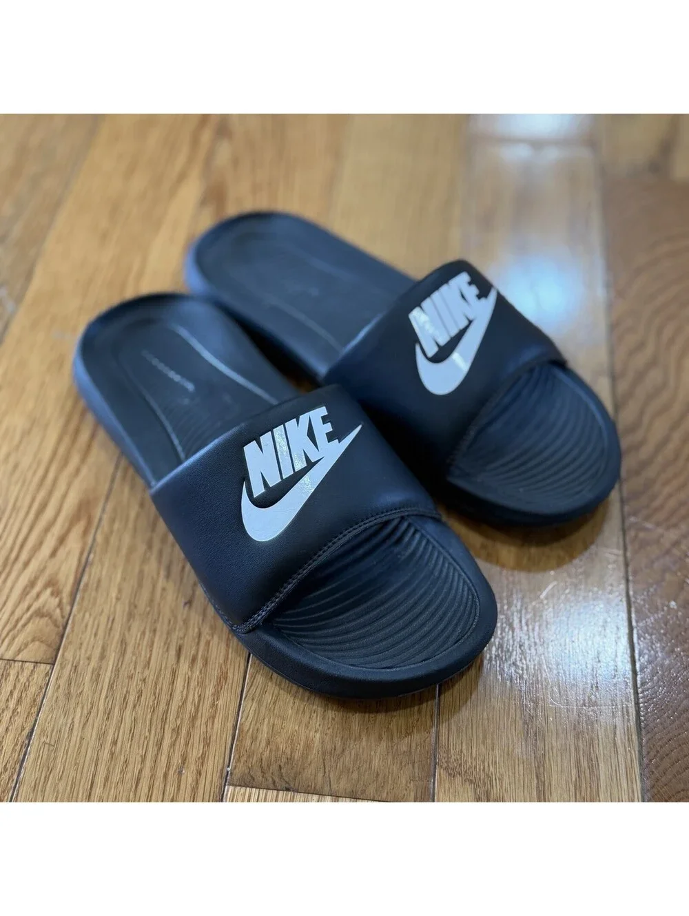 Size 8 US Men’s NIKE Men's Victori One Slide Black/White-Black (CN9675 002)